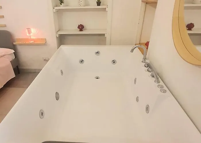 住宿加早餐酒店 Adriatica Hottube And Sauna 3*